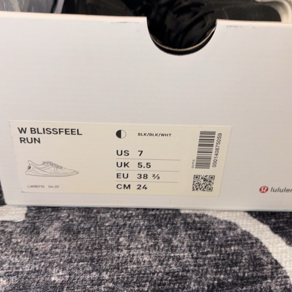 Lululemon W Blissfeel Run Sneakers - Picture 10 of 10